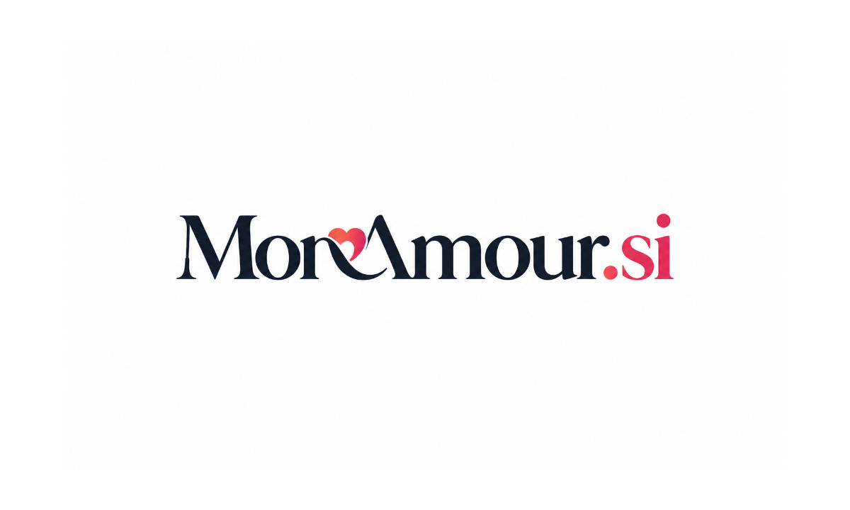 MonAmour.si logo